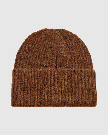 Cable-knit pattern hat